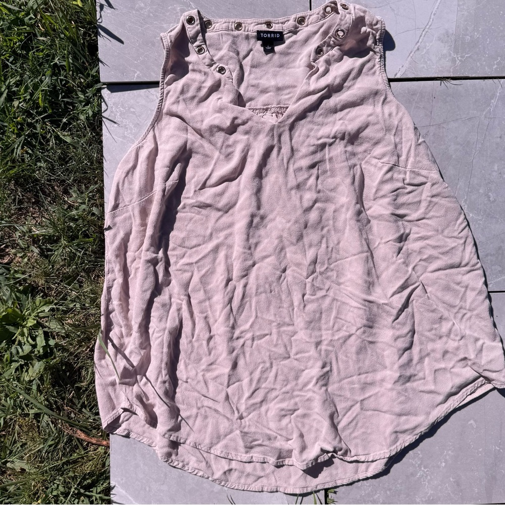 Torrid Sleeveless V Neck Tank size 2x